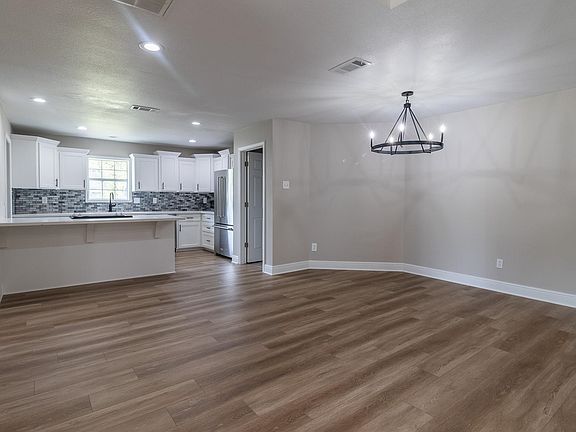 5th image of 2720 Twin Oaks Rd