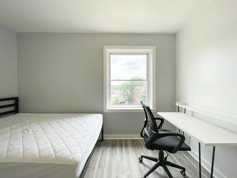 5737 Hobart St #5 — Photo 10