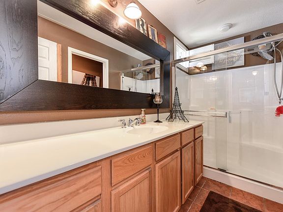 4th image of 2527 Huckleberry Cir