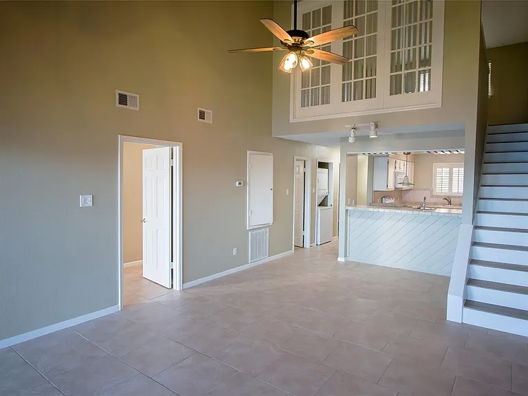 202 Lakeview Ter #H — Photo 9