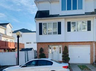 36 Spruce Ln, Staten Island, NY 10309
