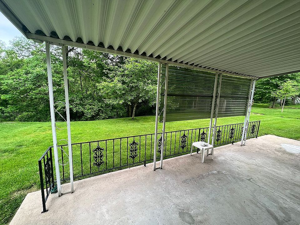 2nd image of 812 Park Ln