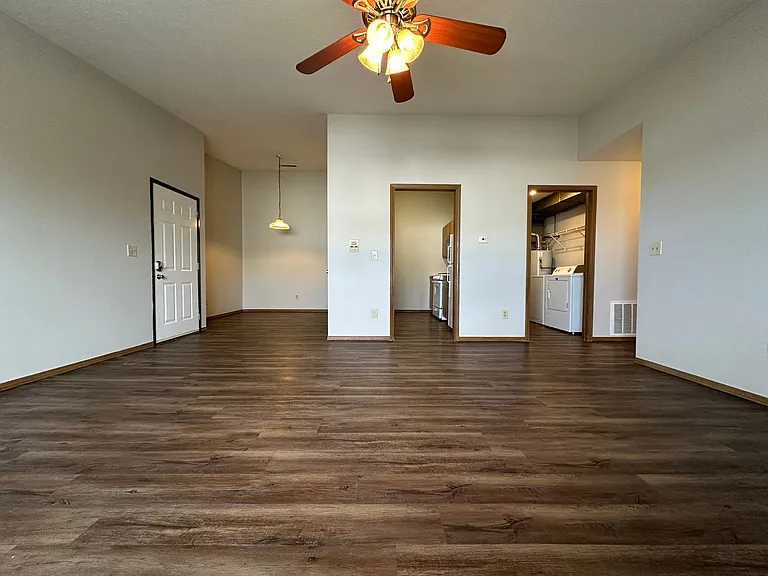 108 Oak Creek Plaza — Photo 30