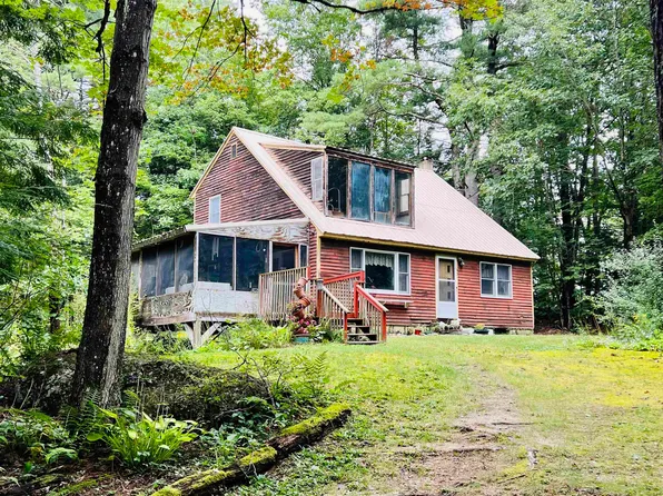 1302 Old Hillsboro Road, Henniker, NH 03242