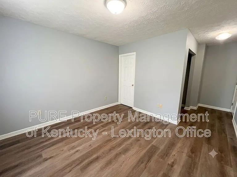 1034 Marshall Park Dr — Photo 24