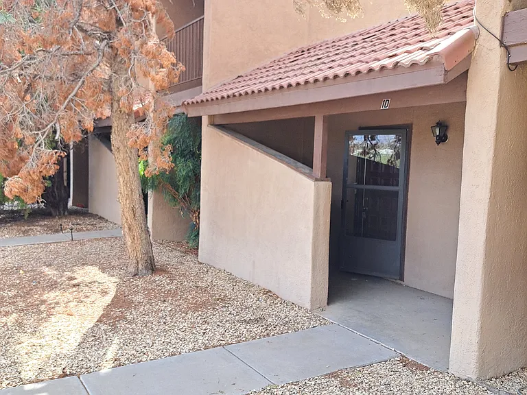 1345 Branson Ave #1D — Photo 1