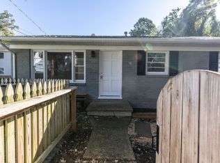 104 Stratford Ct #B, Charlottesville, VA 22903