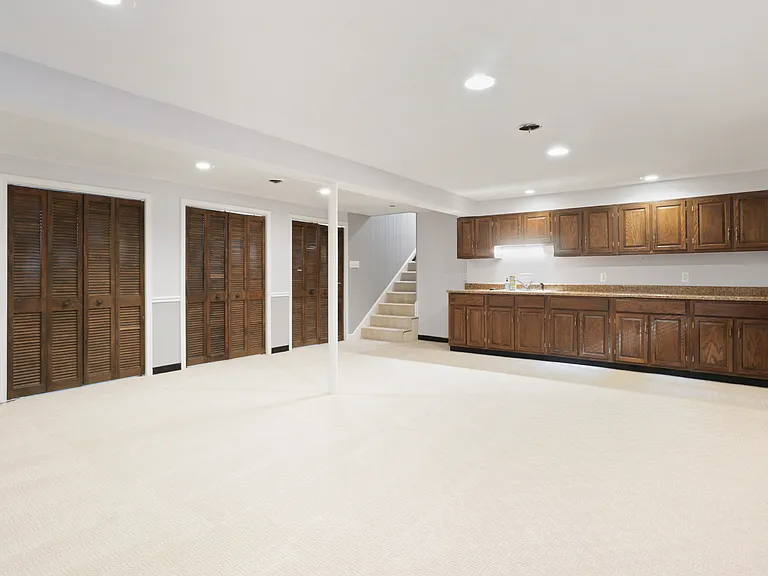 6543 Cedarwood Ct — Photo 8