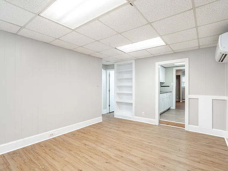 4806 Central Avenue Pike #1 — Photo 4