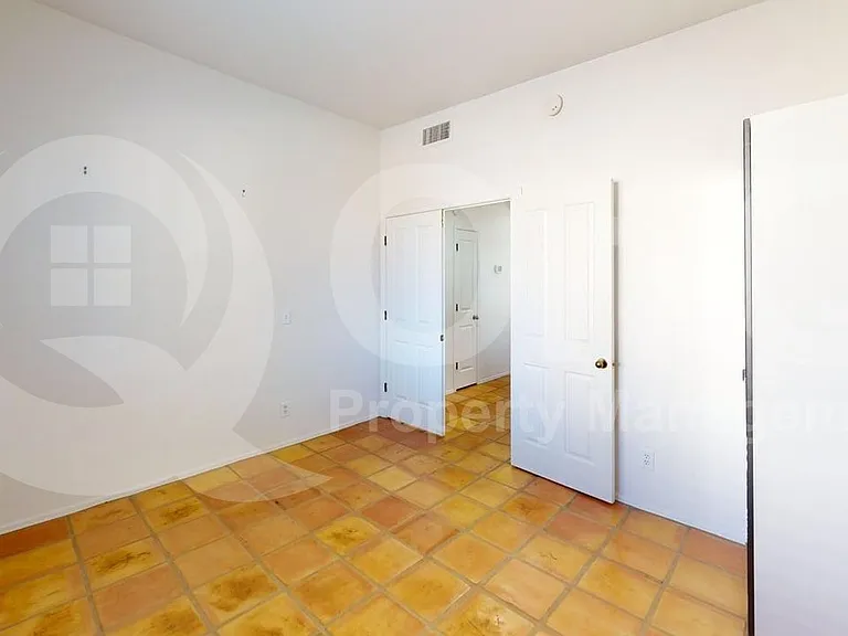 461 S Magnolia Ave — Photo 16