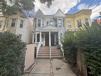 126 Magnolia Avenue, #1
