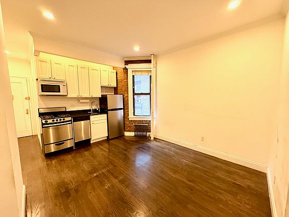 2nd image of 239 E 58th St APT 4G
