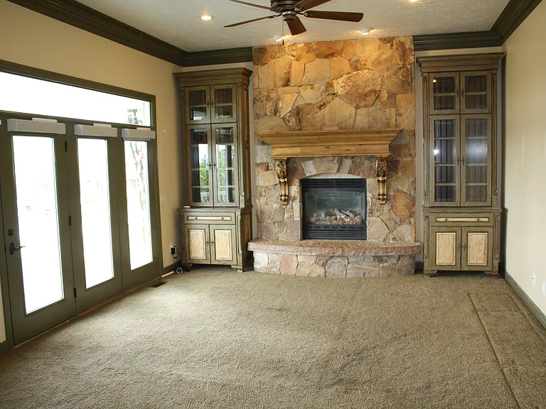 2962 Oakwood Dr — Photo 6