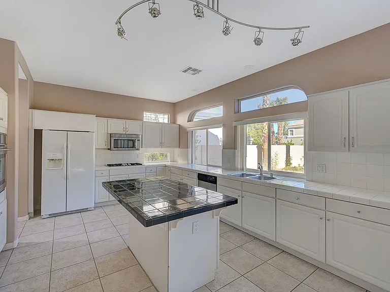 1934 Grey Eagle St — Photo 18