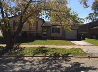 5155 Newport Dr, Oak Forest, IL 60452