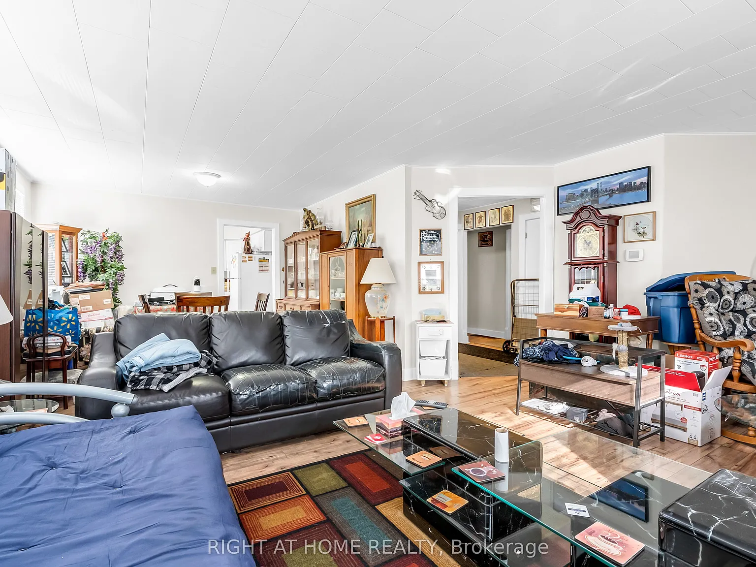 3 bed, $2,000 — Photo 3