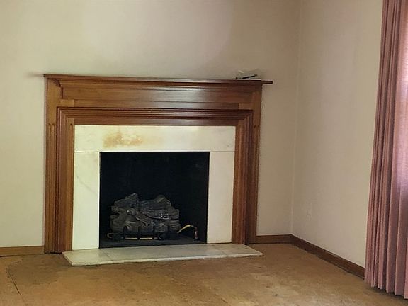 5th image of 205 N Main St