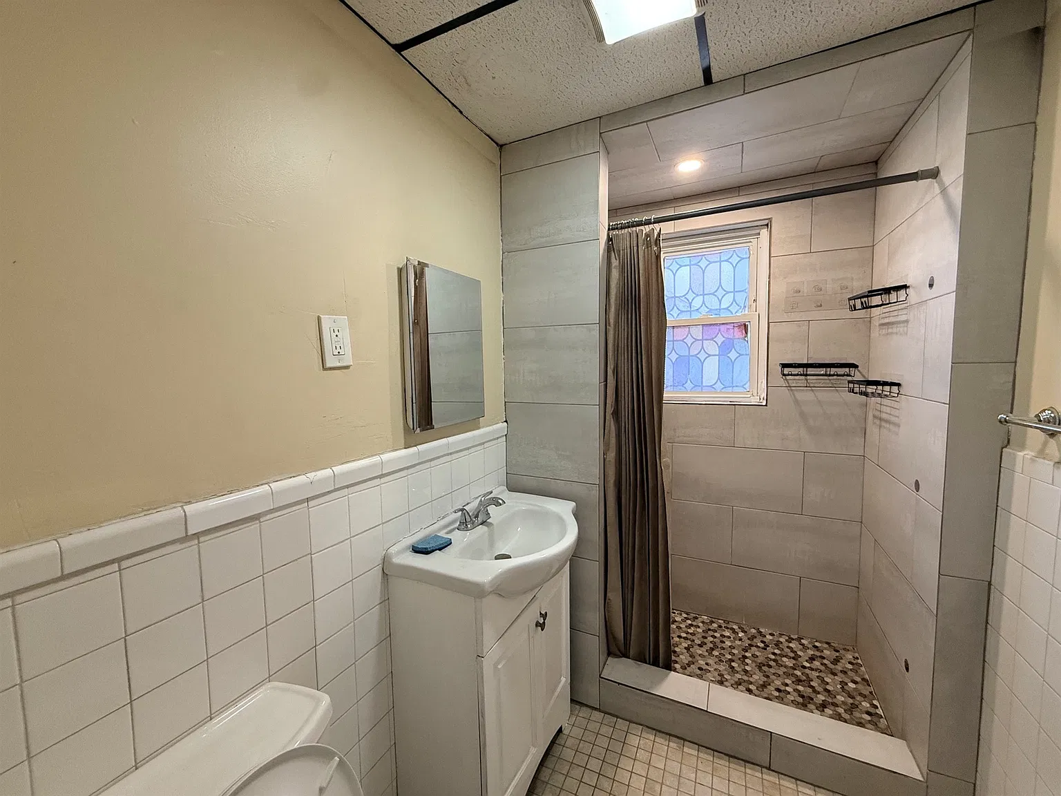 2 bed, $2,700 — Photo 4