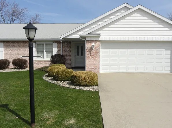 106 Cottage Grove Dr, Fremont, OH 43420