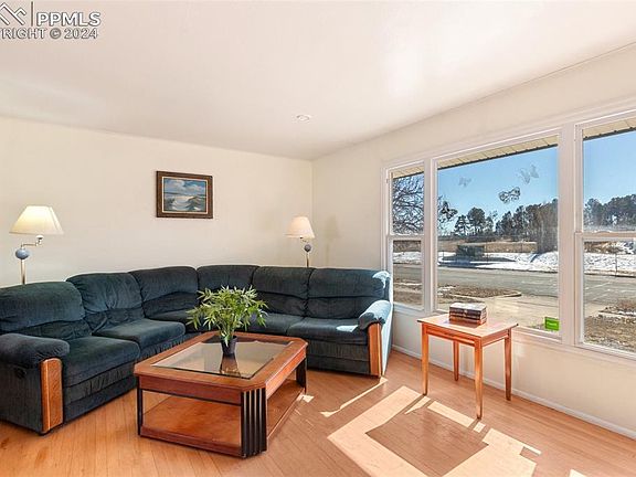 4th image of 2652 E San Miguel St