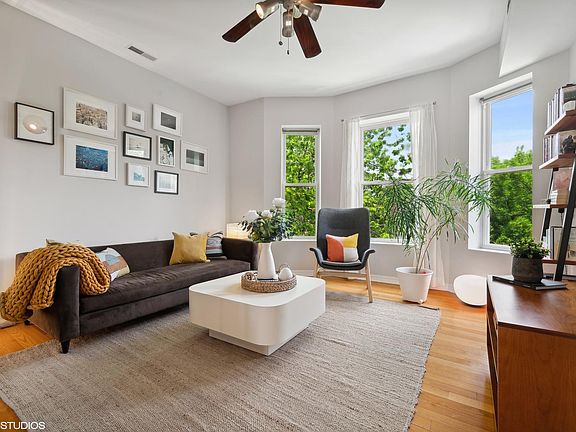 4th image of 3215 W Altgeld St #3