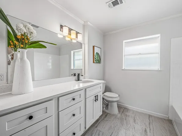 111 Princess Dr, Houston, TX 77034