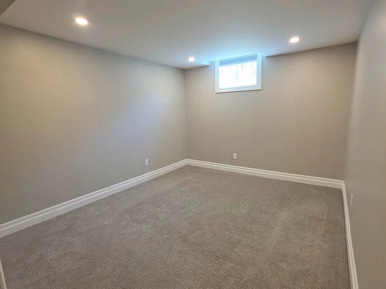 305 Hansen Blvd #LOWER — Photo 12