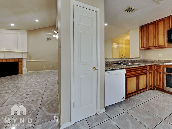 5th image of 10303 Appleridge Dr