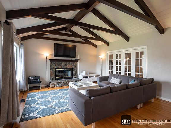 4th image of 319 Correas St