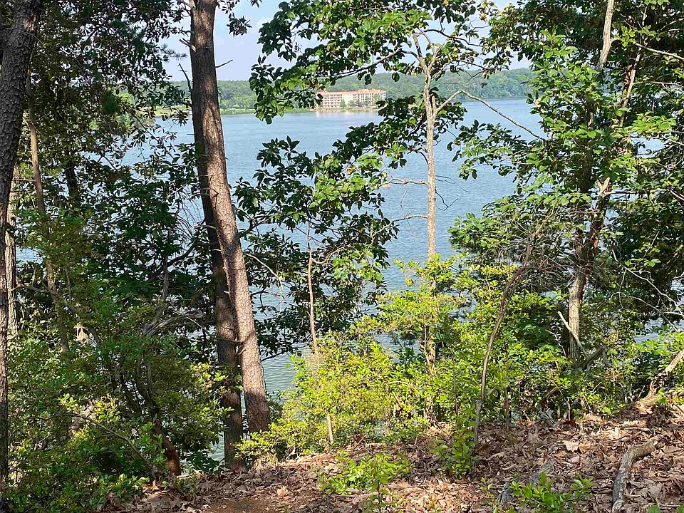 1st image of 532 Bluff Dr