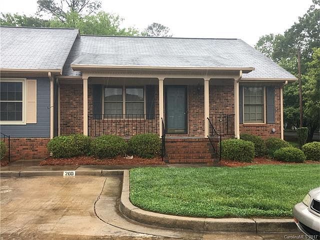 1st image of 200 Pointe Cir #200