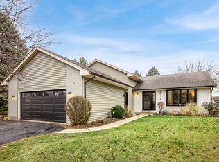 814 Roger Rd, Woodstock, IL 60098