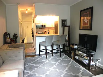 Rented by R New York