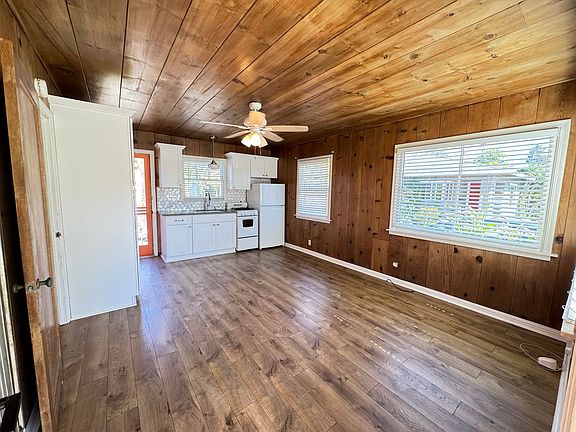 2nd image of 205 Seaview Ave