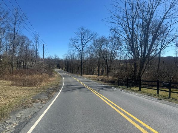 432 Shine Hill Rd #18355, Henryville, PA 18332