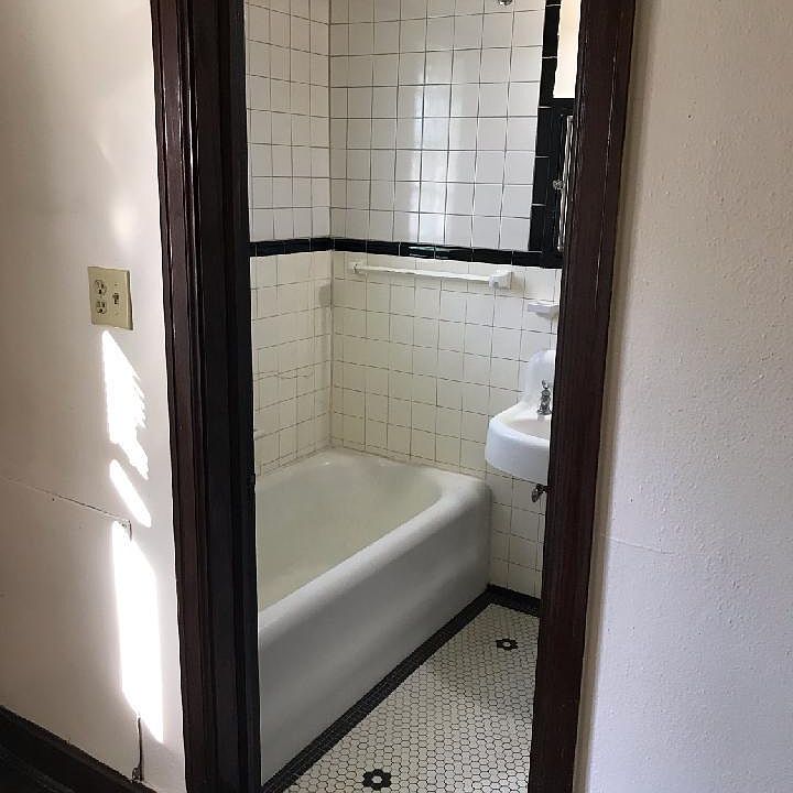 1st image of 1007 Broadway