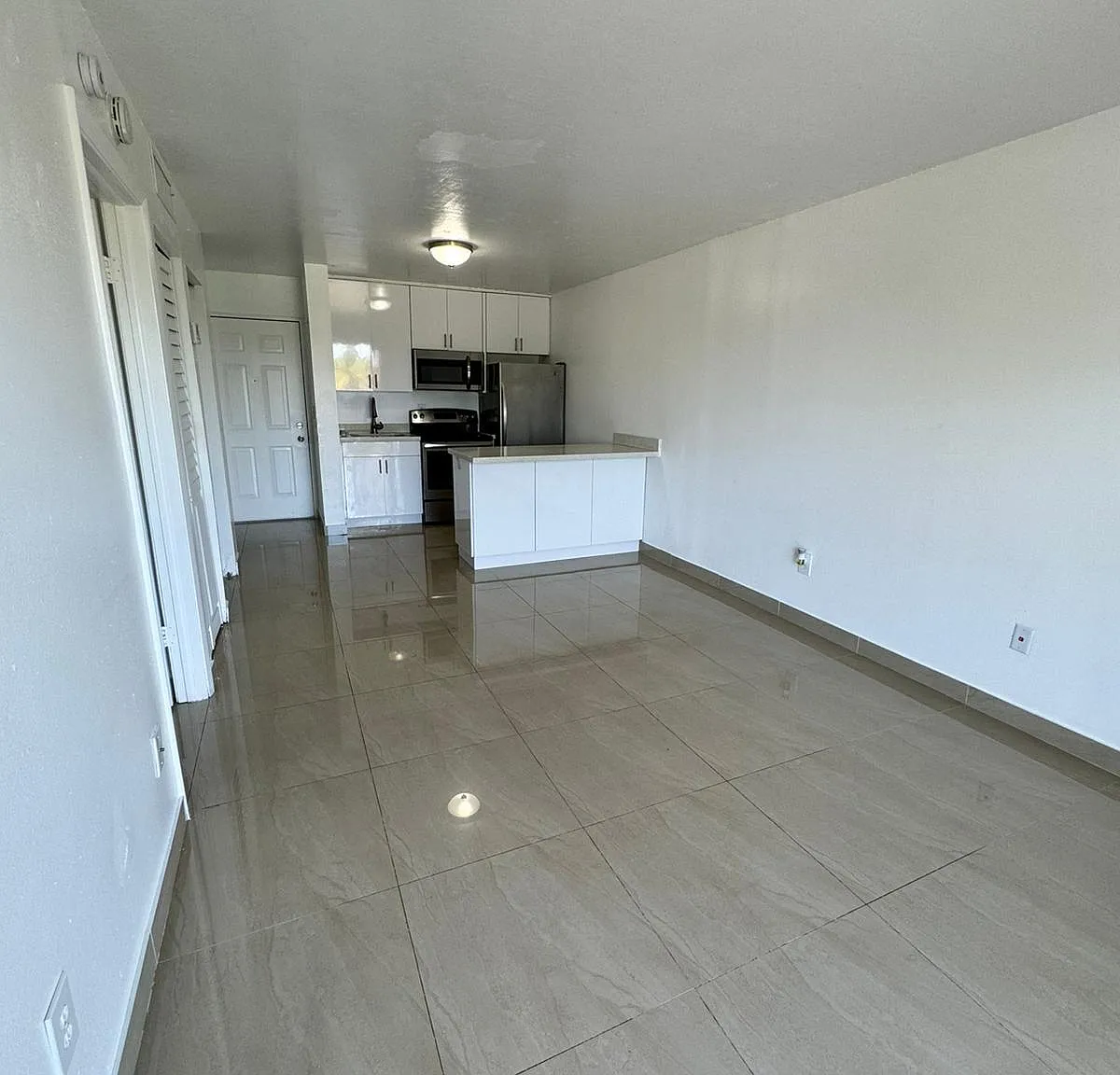 8200 SW 210th St — Photo 2