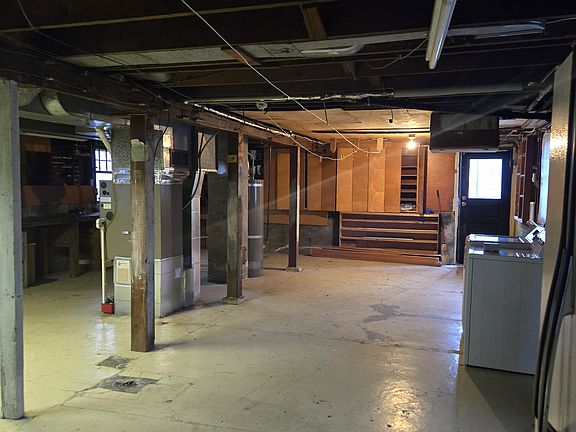 2nd image of 1106 Hoyt Ave
