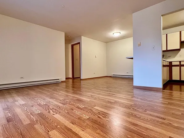 1345 Cunat Ct, Lake In The Hills, IL