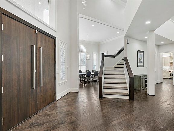 4th image of 12101 Madeleine Cir