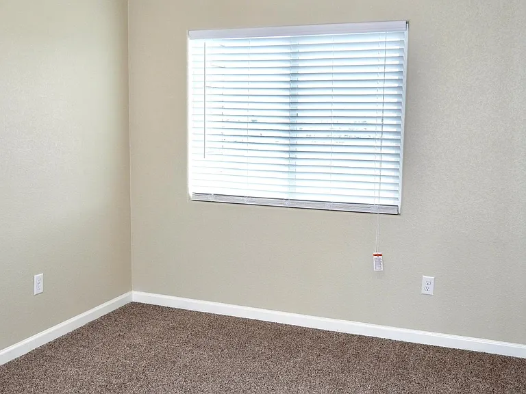 5609 Shamrock Hts — Photo 7