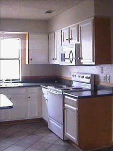 3rd image of 2825 Naples Dr