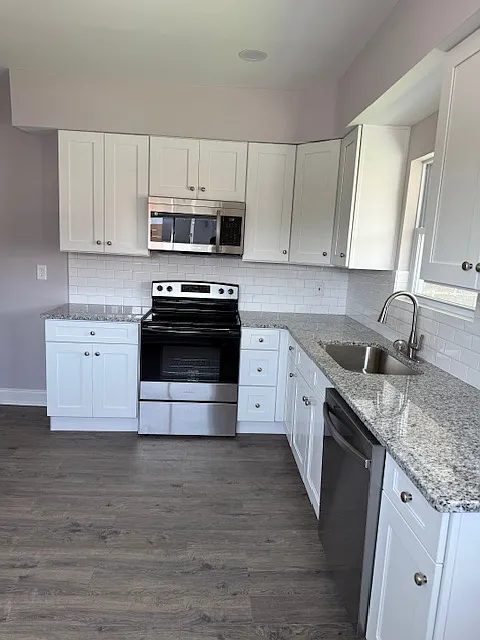 Kitchen - 115 Oak St #2B