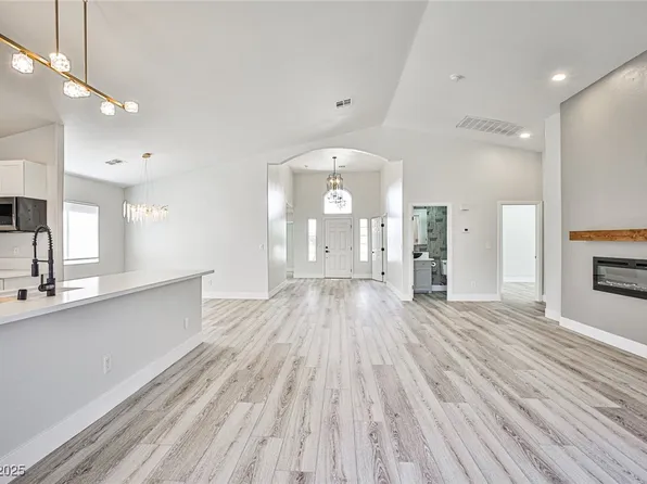 1002 Christopher View Ave, North Las Vegas, NV 89032