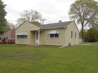 6N341 Riverside Dr, St Charles, IL 60174