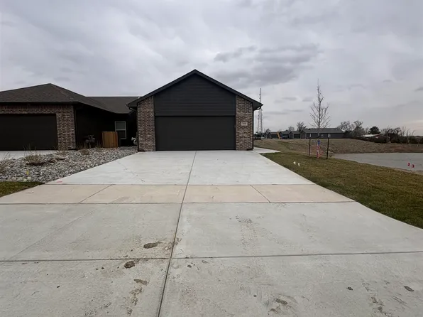 3425 E Thunder, Wichita, KS 67220