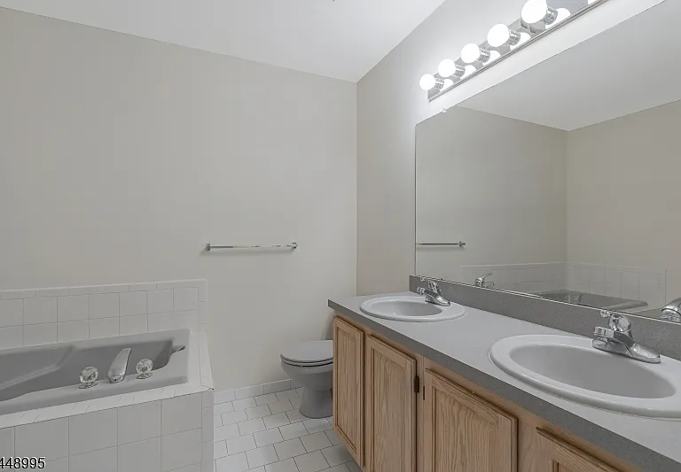 28 Helton Ter — Photo 12