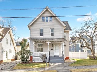 18 Spring St, Shelton, CT 06484