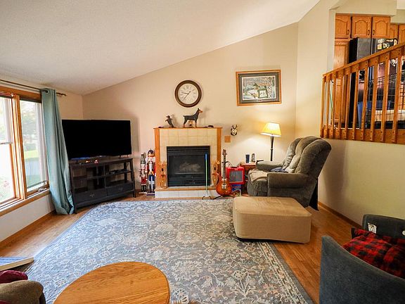 5th image of 1934 Esther DRIVE