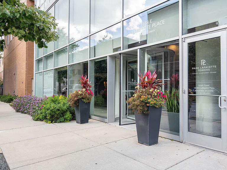 Park Lafayette Towers — Photo 27